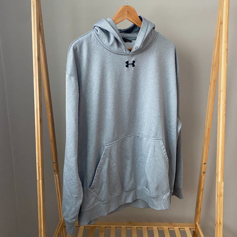 Men’s Under Armour gray sweatshirt